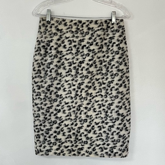 Ann Taylor Wool Leopard Pencil Skirt, Size 4 - Picture 2 of 5